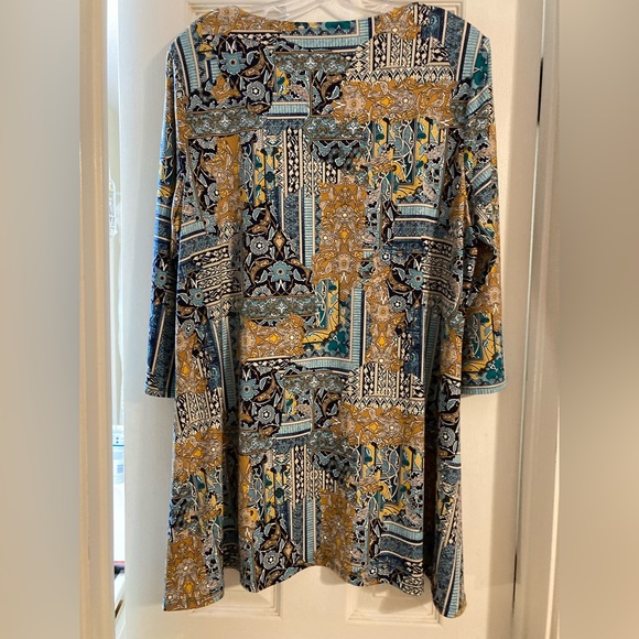 Chico’s Women’s Hi-Low Paisley Tunic. Chico’s Size 2 Equates to Size L/12 - Picture 4 of 10